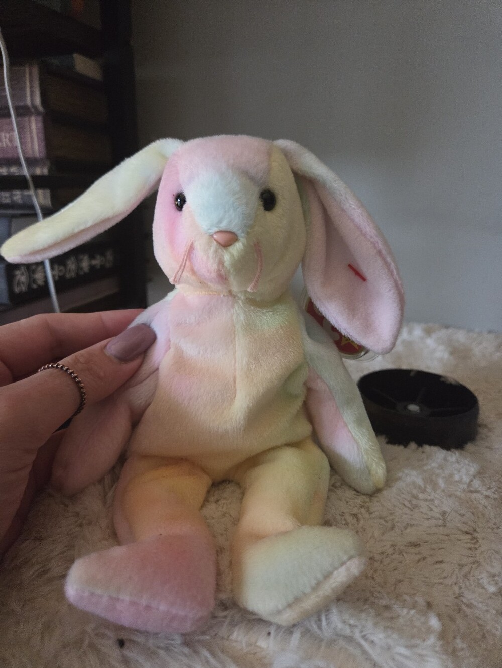 TY Beanie Baby - HIPPIE the Bunny (5.25" sitting) - NWT *RETIRED* Stuffed Toy